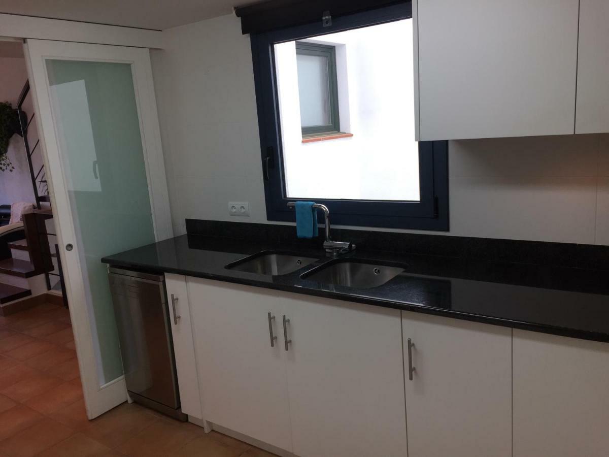 Cal Montaner Casa 3 Habitaciones 3 Banos Y Garaje كاذاكيس المظهر الخارجي الصورة